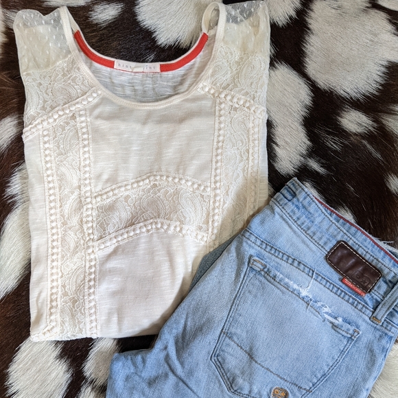 Hint of Mint Lace Tunic - Picture 3 of 10